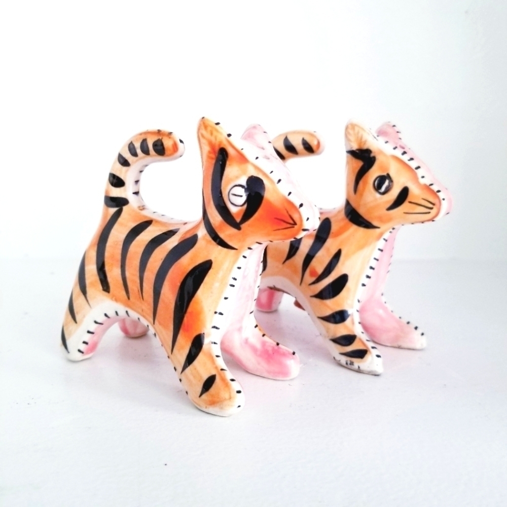 NAPCO Vintage Ceramic Patchwork Tiger Cat Salt and Pepper Shakers Vtg 50s - Picture 11 of 12